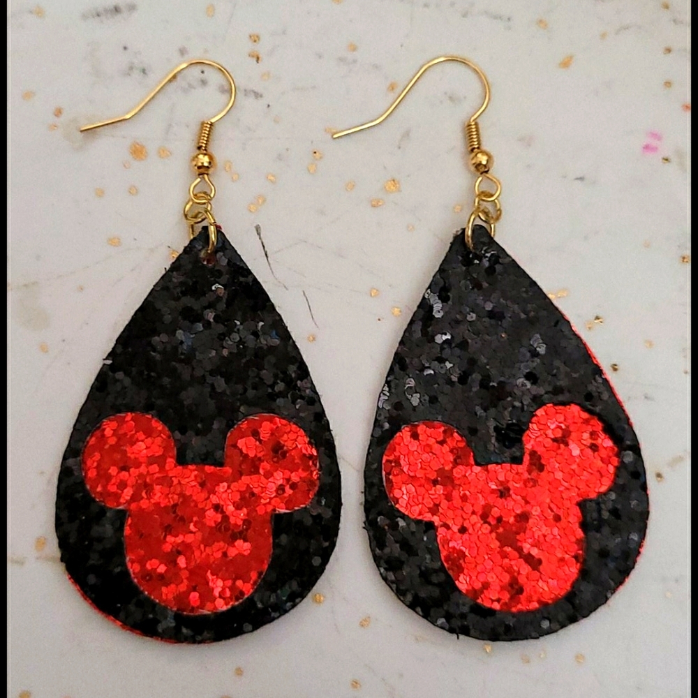 💍 Red sparkly Mickey teardrop earrings
